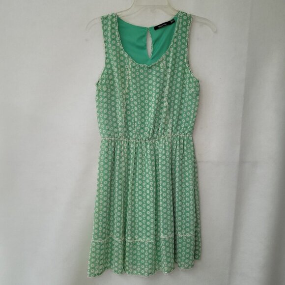 Doe & Rae Dress Womens M Green Floral Stretch Lined Cottagecore Sleeveless Flowy - Picture 1 of 11